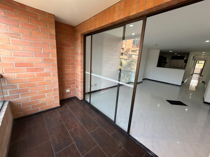 Apartamento de 3 alcobas en arriendo en El Portal, Envigado, 110 m² · foto 5 de 21