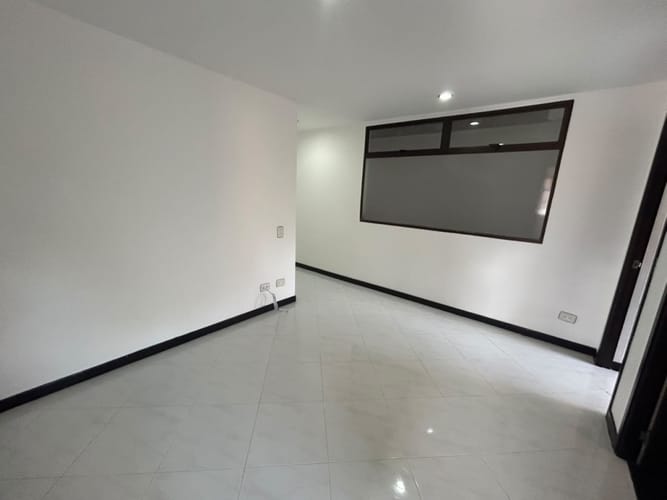 Apartamento de 3 alcobas en arriendo en El Portal, Envigado, 110 m² · foto 13 de 21