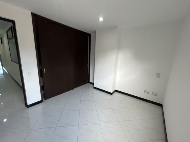 Apartamento de 3 alcobas en arriendo en El Portal, Envigado, 110 m² · foto 15 de 21