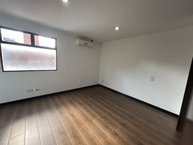 Apartamento de 3 alcobas en arriendo en El Portal, Envigado, 110 m² · foto 19 de 21