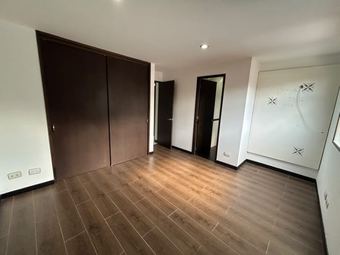Apartamento de 3 alcobas en arriendo en El Portal, Envigado, 110 m² · foto 20 de 21