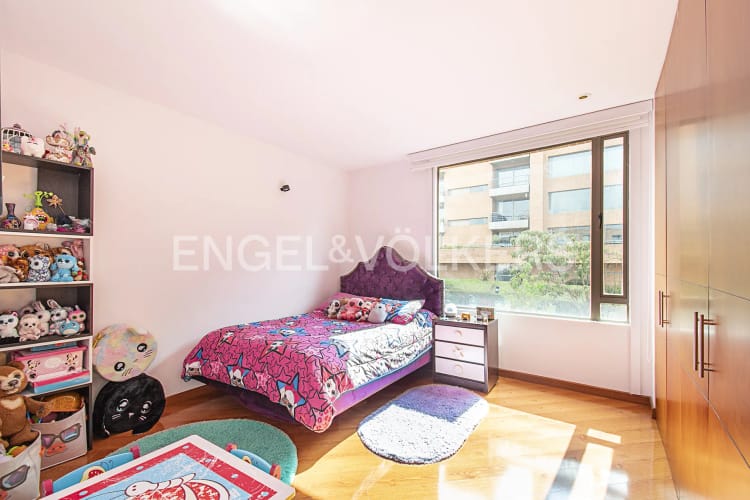 Apartamento de 4 alcobas en venta en Cerros De Suba, Bogotá, 222 m² · foto 12 de 20