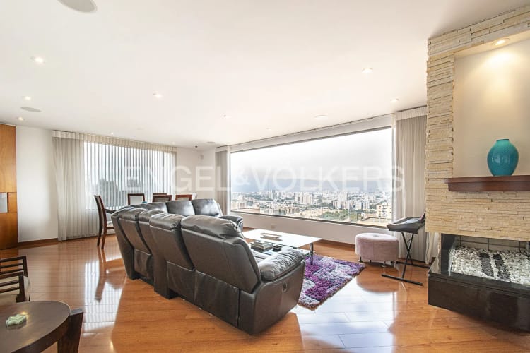 Apartamento de 4 alcobas en venta en Cerros De Suba, Bogotá, 222 m² · foto 3 de 20