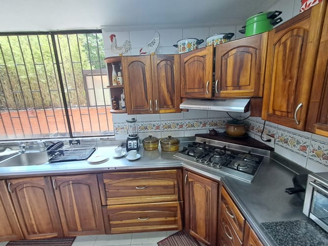 Apartamento de 3 alcobas en arriendo en Las Lomas, Medellín, 183 m² · foto 6 de 19
