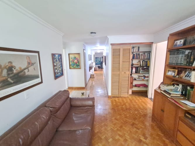 Apartamento de 3 alcobas en arriendo en Las Lomas, Medellín, 183 m² · foto 17 de 19