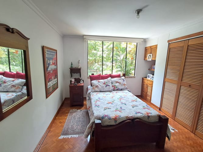 Apartamento de 3 alcobas en arriendo en Las Lomas, Medellín, 183 m² · foto 18 de 19