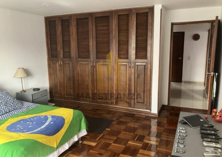Apartamento de 3 alcobas en venta en Quinta Camacho, Bogotá, 195 m² · foto 16 de 21