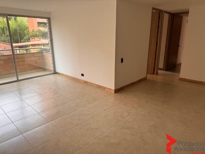 Apartamento de 3 alcobas en arriendo en Patio Bonito, Medellín, 107 m² · foto 3 de 24