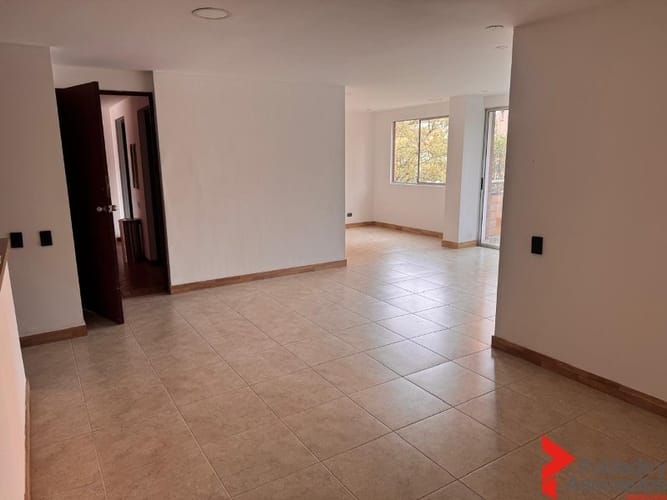Apartamento de 3 alcobas en arriendo en Patio Bonito, Medellín, 107 m² · foto 5 de 24