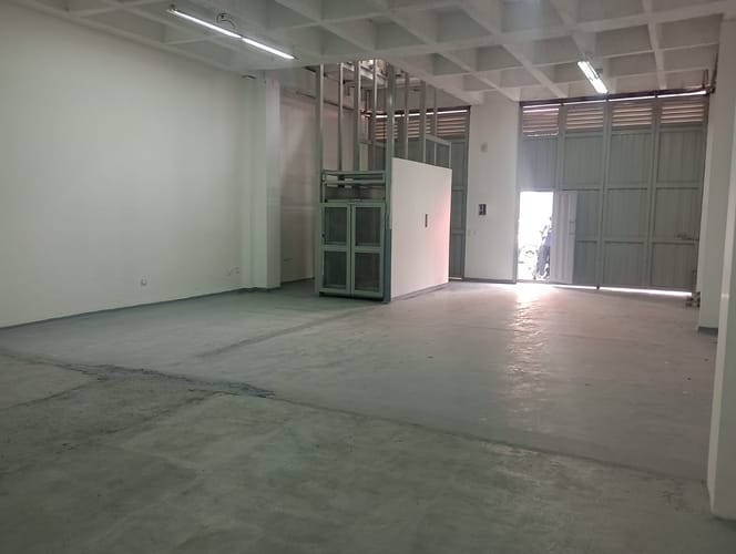 Bodega en venta en El Poblado, Medellín, 380 m² · foto 2 de 9