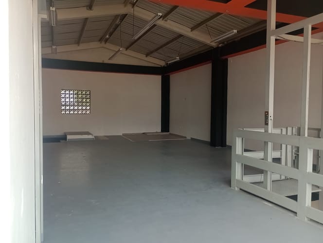 Bodega en venta en El Poblado, Medellín, 380 m² · foto 8 de 9