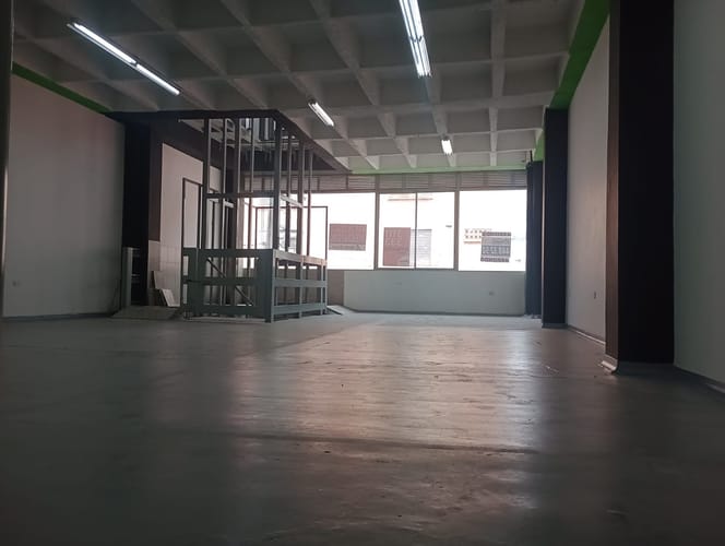 Bodega en venta en El Poblado, Medellín, 380 m² · foto 9 de 9