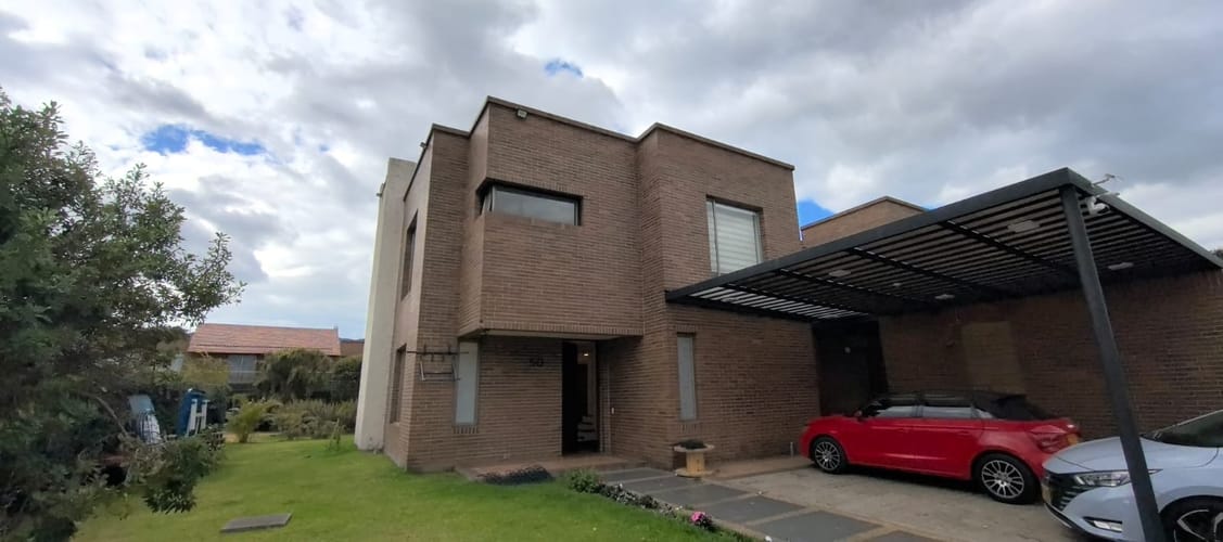 Casa de 4 alcobas en arriendo en Pueblo Viejo, Cota, 175 m² · foto 2 de 20