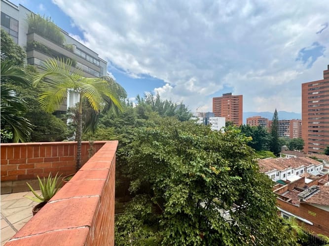 Apartamento de 3 alcobas en venta en Los Balsos, Medellín, 167 m² · foto 2 de 24