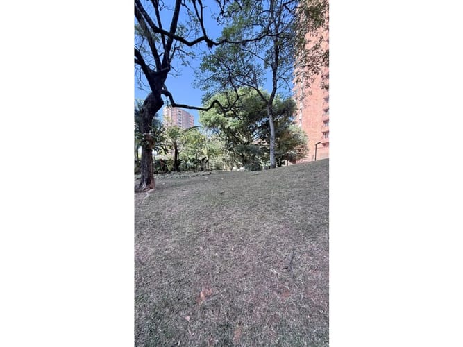Apartamento de 3 alcobas en venta en Los Balsos, Medellín, 167 m² · foto 4 de 24