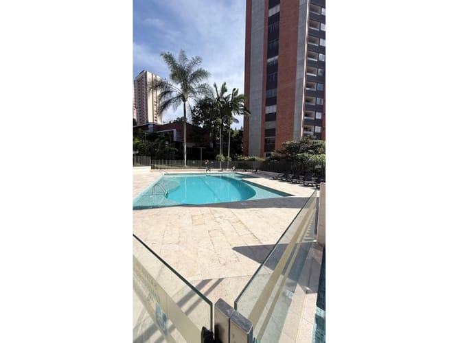 Apartamento de 3 alcobas en venta en Los Balsos, Medellín, 167 m² · foto 10 de 24