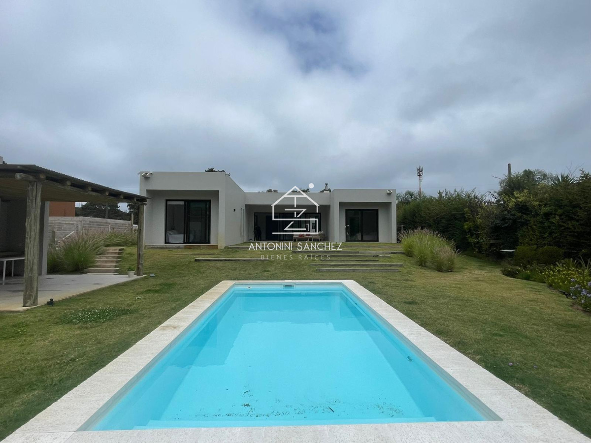 Casa en alquiler en Pinares