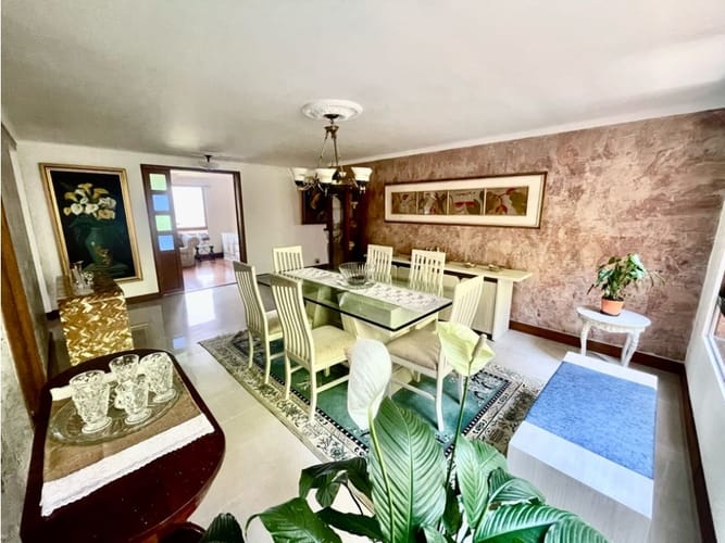 Apartamento de 3 alcobas en venta en Lalinde, Medellín, 226 m² · foto 5 de 19