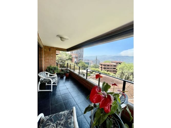 Apartamento de 3 alcobas en venta en Lalinde, Medellín, 226 m² · foto 15 de 19