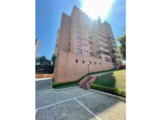 Apartamento de 3 alcobas en venta en Lalinde, Medellín, 226 m² · foto 17 de 19
