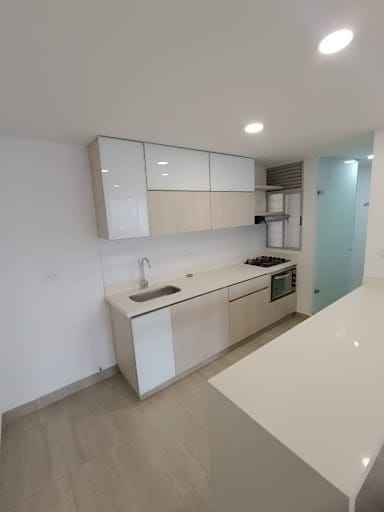 Apartamento de 2 alcobas en venta en Las Lomitas, Sabaneta, 90 m² · foto 4 de 16