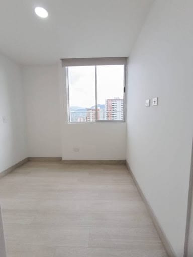 Apartamento de 2 alcobas en venta en Las Lomitas, Sabaneta, 90 m² · foto 12 de 16