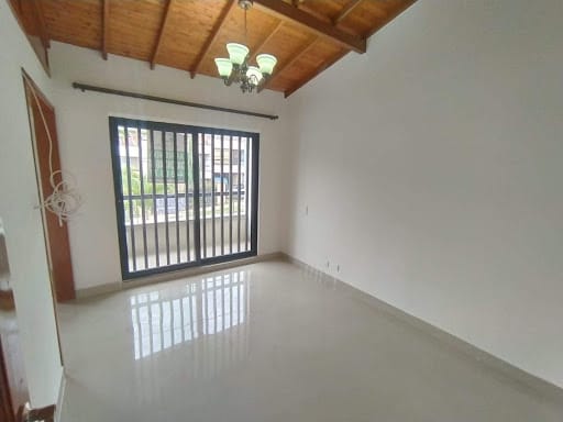 Casa de 3 alcobas en venta en Toledo, La Estrella, 250 m² · foto 11 de 23