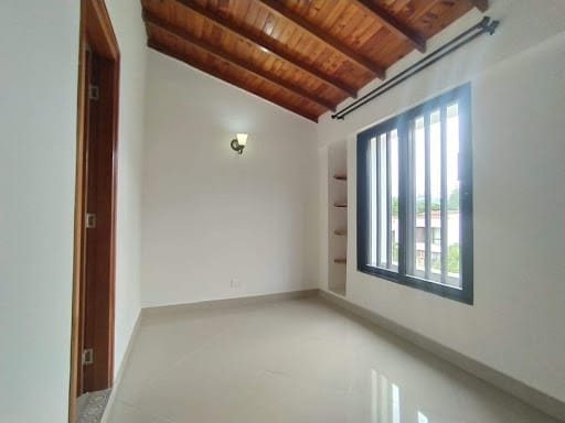Casa de 3 alcobas en venta en Toledo, La Estrella, 250 m² · foto 13 de 23