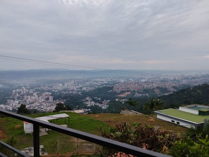 Casa de 4 alcobas en venta en Vercute, Floridablanca, 250 m² · foto 6 de 11