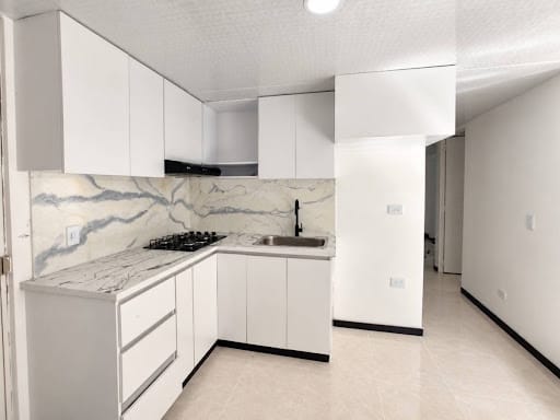 Apartamento de 3 alcobas en venta en Maria Auxiliadora, Sabaneta, 50 m² · foto 2 de 12
