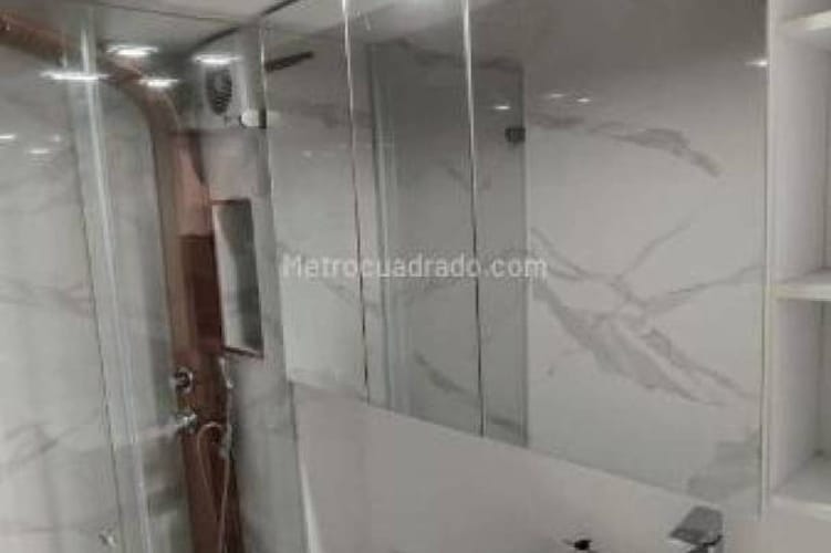 Apartaestudio en venta en La Felicidad, Bogotá, 40 m² · foto 3 de 10