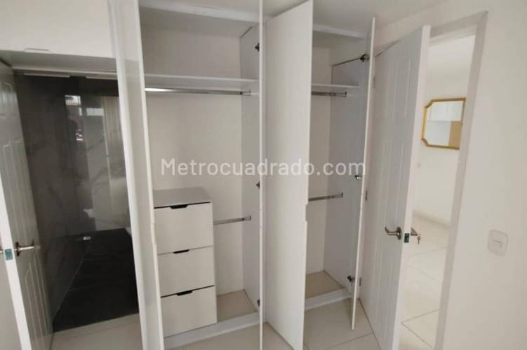 Apartaestudio en venta en La Felicidad, Bogotá, 40 m² · foto 6 de 10