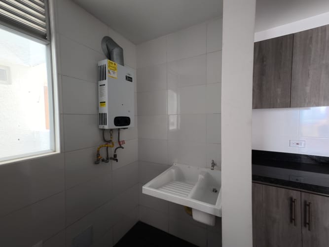 Apartamento de 2 alcobas en venta en Popular Modelo, Bogotá, 87 m² · foto 9 de 23
