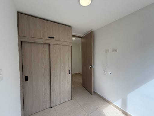 Apartamento de 3 alcobas en arriendo en Loma De San Jose, Sabaneta, 54 m² · foto 5 de 12