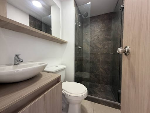 Apartamento de 3 alcobas en arriendo en Loma De San Jose, Sabaneta, 54 m² · foto 8 de 12