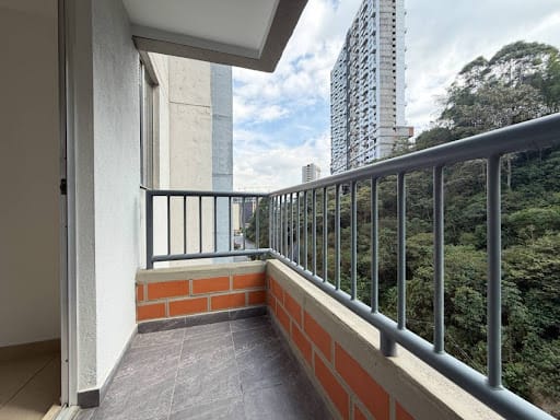 Apartamento de 3 alcobas en arriendo en Loma De San Jose, Sabaneta, 54 m² · foto 10 de 12