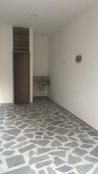 Local en arriendo en San Jose Obrero, Bello, 16 m² · foto 3 de 8