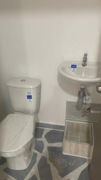 Local en arriendo en San Jose Obrero, Bello, 16 m² · foto 6 de 8
