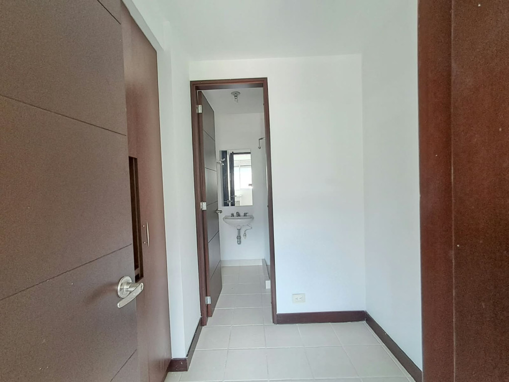 Apartamento en venta en El Poblado, Medellín · foto 7 de 24