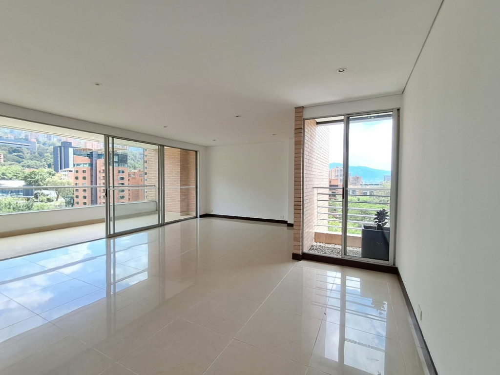 Apartamento en venta en El Poblado, Medellín · foto 9 de 24