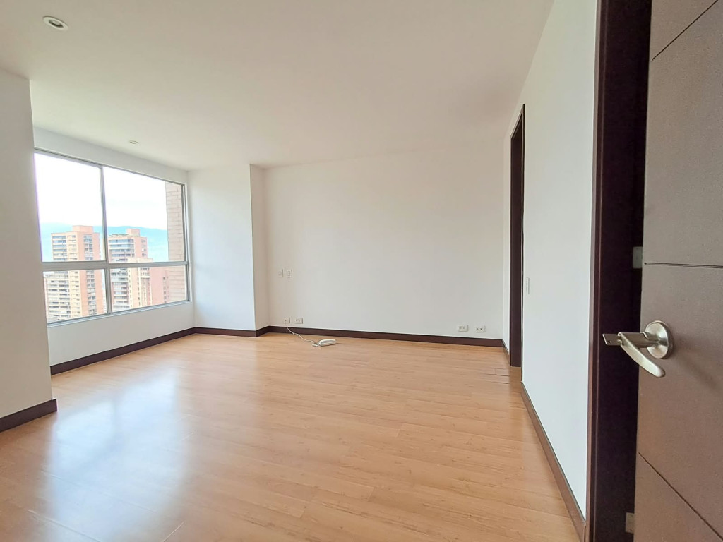 Apartamento en venta en El Poblado, Medellín · foto 23 de 24