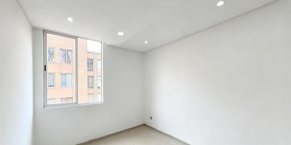 Apartamento de 3 alcobas en venta en La Estancia, Madrid, 57 m² · foto 3 de 10