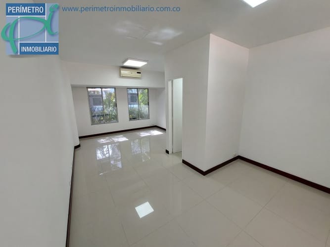 Oficina en arriendo en Milla De Oro, Medellín, 25 m² · foto 3 de 14