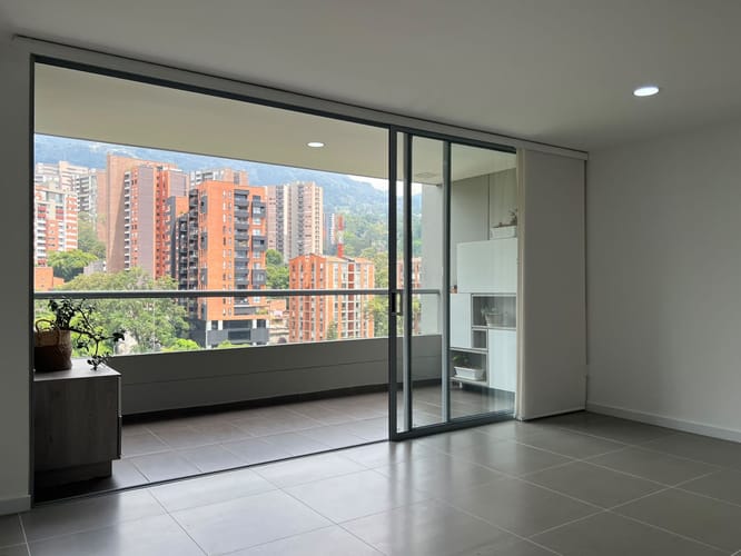 Apartamento de 2 alcobas en arriendo en La Inmaculada, Envigado, 89 m² · foto 2 de 17