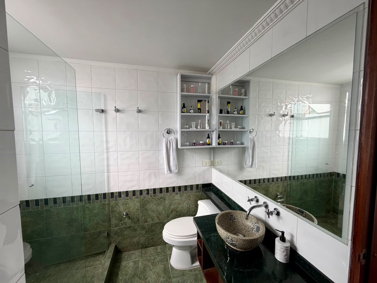 Apartamento en arriendo en Santa Barbara, Bogotá · foto 9 de 9