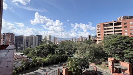 Apartamento de 3 habitaciones en venta en Los Balsos, Medellín — imagen 1 de 30