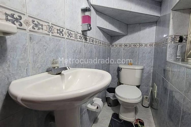 Casa de 5 alcobas en venta en Bavaria, Bogotá, 240 m² · foto 7 de 16