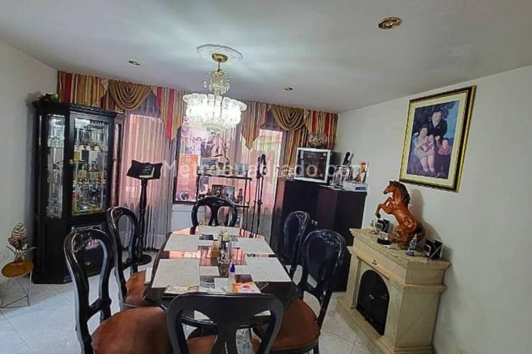 Casa de 5 alcobas en venta en Bavaria, Bogotá, 240 m² · foto 8 de 16