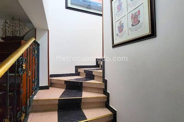 Casa de 5 alcobas en venta en Bavaria, Bogotá, 240 m² · foto 11 de 16