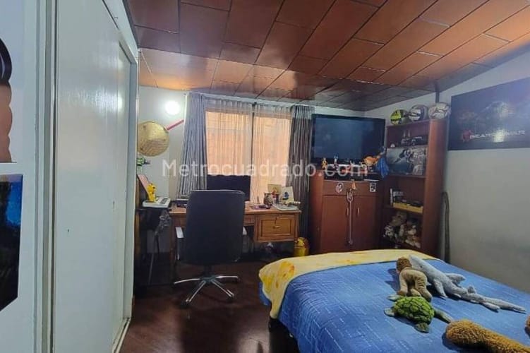 Casa de 5 alcobas en venta en Bavaria, Bogotá, 240 m² · foto 13 de 16